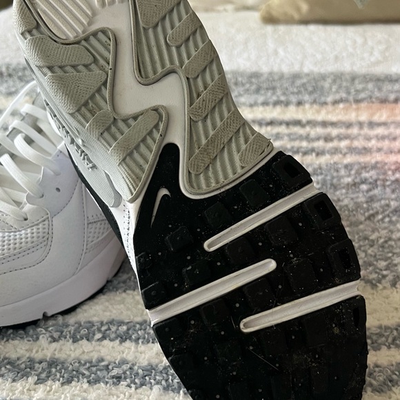 Women’s Nike Air Max White Sneakers Size 7 - Picture 3 of 4